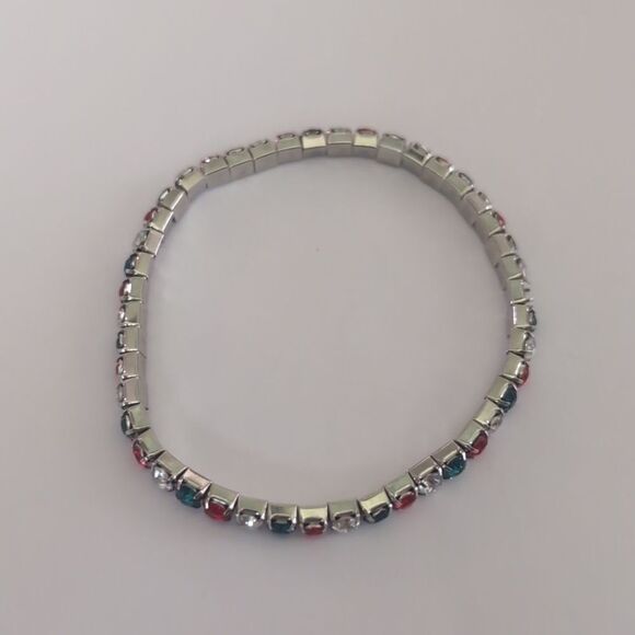 126 Red Green and‎ Crystal Rhinestones Stretch Bracelet - Picture 3 of 5